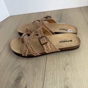 Makalu California Odessa sandal •  Size 9 NWT animal print- tan